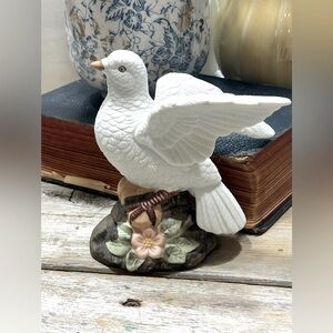 Vintage Porcelain Dove Figurine. Numbered | #1192 | Collectible | Elegant. EUC
